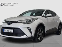 Vit Begagnad 2022 Toyota C-HR Edition SUV | 259 900 kr (Marknadspris)