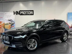 Svart Begagnad 2017 Volvo V90 CC Momentum Kombi | 209 900 kr (Lite dyr)