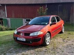 Röd Begagnad 2004 Renault Mégane II Sedan | 10 000 kr (Bra pris)