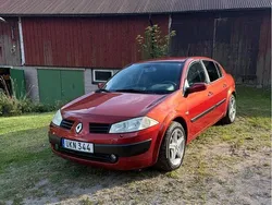 Röd Begagnad 2004 Renault Mégane II Sedan | 10 000 kr