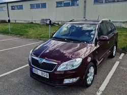 Röd Begagnad 2013 Skoda Fabia Kombi | 45 000 kr (Marknadspris)