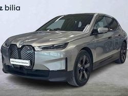 Grå Begagnad 2023 BMW iX SUV | 499 900 kr (Marknadspris)