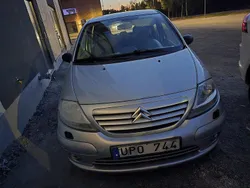 Silver Begagnad 2004 Citroën C3 Halvkombi | 25 000 kr (Marknadspris)