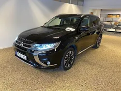 Svart Begagnad 2017 Mitsubishi Outlander P-HEV Kombi | 239 000 kr (Dyr)
