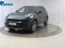 Svart (svart metallic) Begagnad 2023 Lynk & Co 01 SUV | 309 800 kr (Marknadspris)