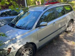 Grå Begagnad 2005 Volvo V50 Kombi | 16 000 kr (Marknadspris)