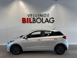 Silver Begagnad 2018 Hyundai i20 Comfort Halvkombi | 94 500 kr (Marknadspris)
