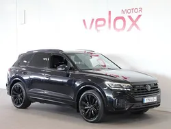 Svart Begagnad 2018 VW Touareg SUV | 409 900 kr (Marknadspris)