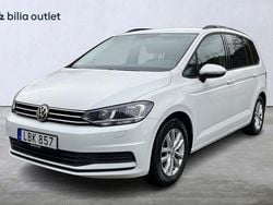 Vit Begagnad 2015 VW Touran Minibuss | 149 900 kr (Marknadspris)