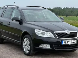 Svart Begagnad 2012 Skoda Octavia Elegance Kombi | 109 900 kr (Dyr)