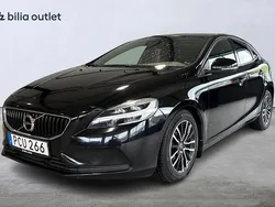 Svart Begagnad 2016 Volvo V40 Momentum Kombi | 119 900 kr (Marknadspris)