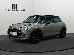 Grå Begagnad 2019 Mini Cooper Pepper Halvkombi | 164 400 kr (Marknadspris)
