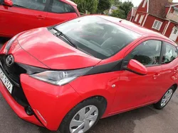 Röd Begagnad 2018 Toyota Aygo X-play Halvkombi | 79 900 kr (Bra pris)
