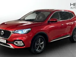 Röd (red) Begagnad 2021 MG EHS Luxury SUV | 239 900 kr (Marknadspris)