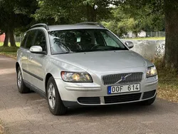 Silver Begagnad 2006 Volvo V50 Kinetic Kombi | 39 900 kr (Marknadspris)