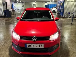Röd Begagnad 2014 VW Polo Halvkombi | 69 000 kr (Marknadspris)