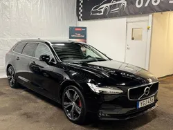 Svart Begagnad 2017 Volvo V90 Momentum Kombi | 219 900 kr (Marknadspris)