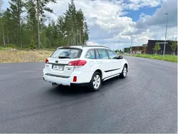Vit Begagnad 2011 Subaru Outback SUV | 54 900 kr (Superpris)