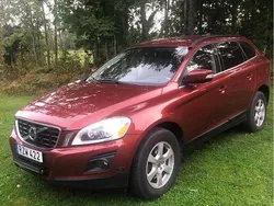 Röd Begagnad 2010 Volvo XC60 Momentum SUV | 89 000 kr (Marknadspris)