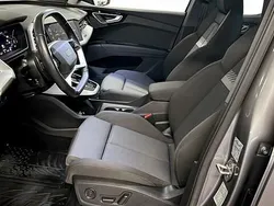 Grå Begagnad 2022 Audi Q4 e-tron Proline SUV | 419 900 kr (Marknadspris)