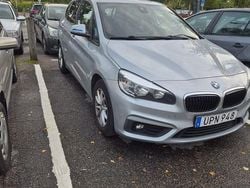 Begagnad 2015 BMW 218 Active Tourer Minibuss | 133 500 kr (Lite dyr)