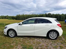Vit Begagnad 2013 Mercedes A180 Style Halvkombi | 96 000 kr (Marknadspris)