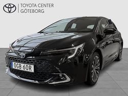 Svart Begagnad 2024 Toyota Corolla Hybrid Style Halvkombi | 289 900 kr (Marknadspris)