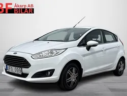 Vit Begagnad 2013 Ford Fiesta Titanium Halvkombi | 74 500 kr (Marknadspris)