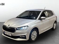 Silver (brilliant silver metallic) Begagnad 2024 Skoda Fabia Selection Halvkombi | 239 900 kr (Marknadspris)