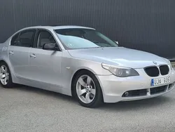 Ljusgrå Begagnad 2003 BMW 530 Sedan | 54 900 kr (Bra pris)