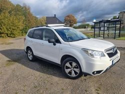 Vit Begagnad 2015 Subaru Forester SUV | 64 000 kr