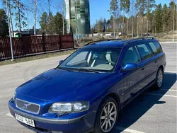 Blå Begagnad 2002 Volvo V70 Kombi | 30 000 kr (Marknadspris)