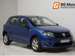 Blå Begagnad 2015 Dacia Sandero Halvkombi | 74 900 kr (Marknadspris)