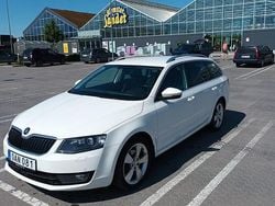Begagnad 2016 Skoda Octavia Kombi | 102 000 kr (Marknadspris)