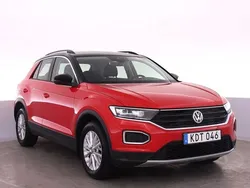 Röd Begagnad 2018 VW T-Roc SUV | 219 000 kr (Marknadspris)