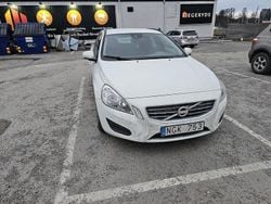 Vit Begagnad 2013 Volvo V60 Kombi | 105 000 kr (Superpris)