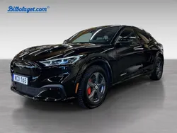 Svart Begagnad 2022 Ford Mustang Mach-E Standard Range SUV | 369 800 kr (Bra pris)