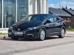 Svart Begagnad 2012 Honda Civic Executive Halvkombi | 74 900 kr (Marknadspris)