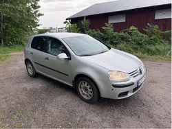 Silver Begagnad 2006 VW Golf V Halvkombi | 27 000 kr (Marknadspris)