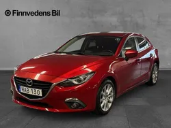 Röd Begagnad 2015 Mazda 3 Inclusive Halvkombi | 114 000 kr (Marknadspris)