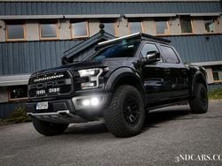 Svart Begagnad 2017 Ford F-150 Raptor Pickup | 699 900 kr (Marknadspris)