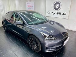 Grå Begagnad 2021 Tesla Model 3 Performance Sedan | 344 900 kr (Marknadspris)