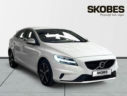 Vit Begagnad 2019 Volvo V40 R-Design Halvkombi | 189 400 kr (Marknadspris)