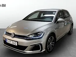 Silver Begagnad 2020 VW Golf VIII Active Sedan | 259 900 kr (Bra pris)