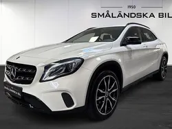Vit Begagnad 2017 Mercedes GLA220 SUV | 269 000 kr (Lite dyr)