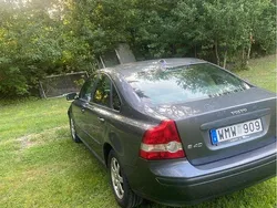 Grå Begagnad 2005 Volvo S40 Sedan | 46 000 kr (Marknadspris)