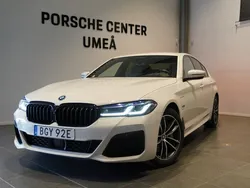 Vit Begagnad 2022 BMW 545 Shadowline Sedan | 559 000 kr