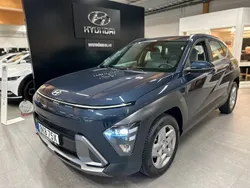 Blå Begagnad 2023 Hyundai Kona Essential SUV | 315 400 kr (Marknadspris)