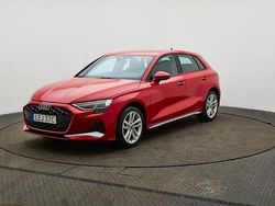 Röd Begagnad 2024 Audi A3 Sportback Advanced Halvkombi | 299 900 kr (Marknadspris)