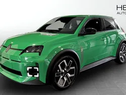 Grön (green) Ny 2025 Renault R5 Techno Halvkombi | 407 800 kr